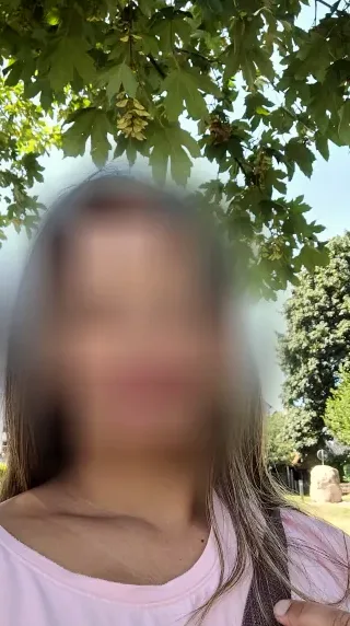 Andrea, 39