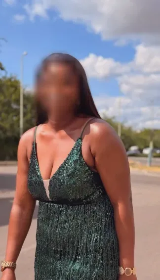 Andrea, 34