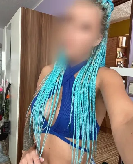 Büsra, 33