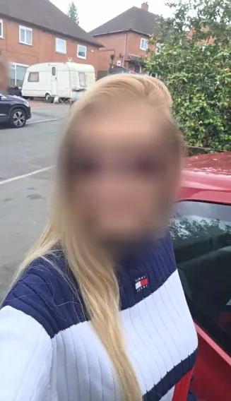 Büsra, 39