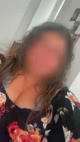 Carla, 33