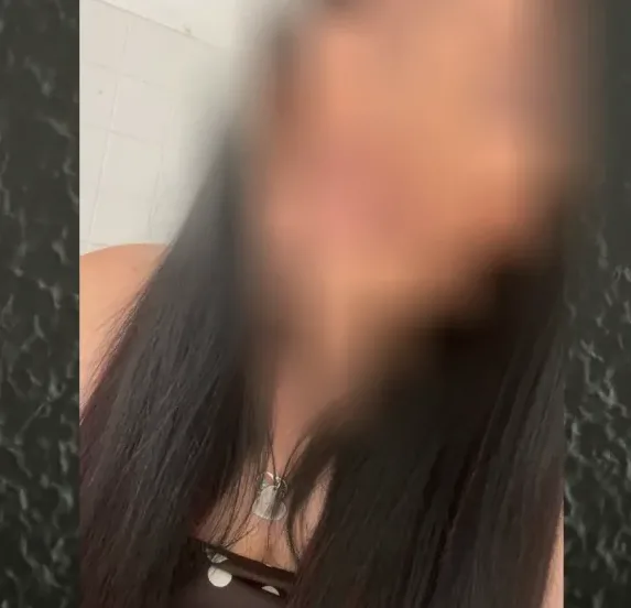 Christina, 29