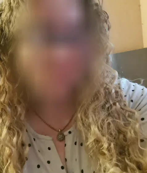 Claudia, 26