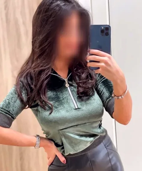Emily, 28
