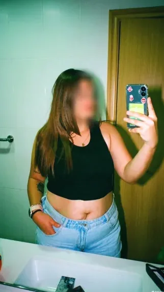 Fatma, 28