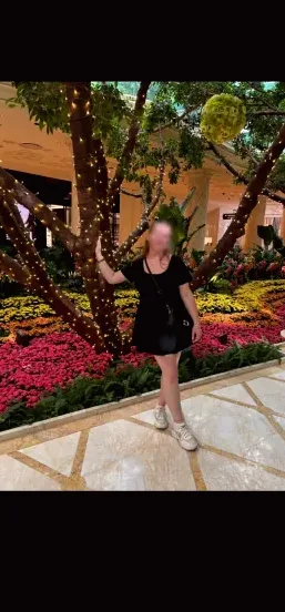 Marie, 25