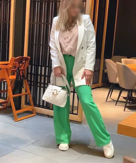 Nicole, 38