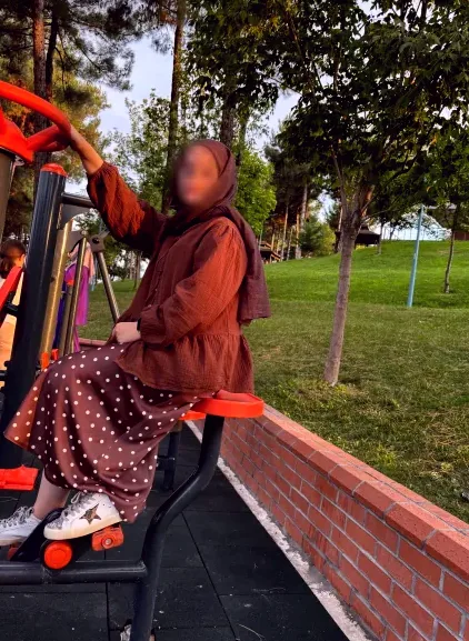 Özlem, 29