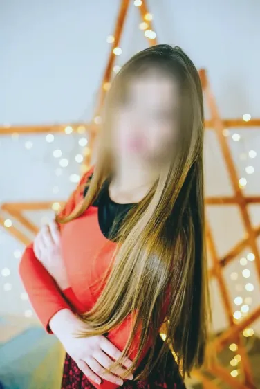 Pauline, 28