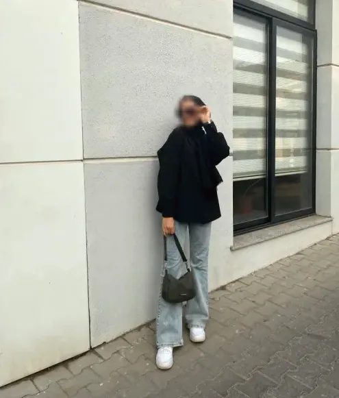 Rebecca, 26