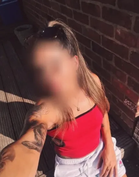 Saskia, 30
