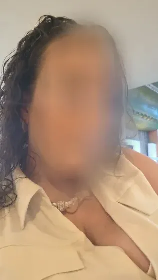 Sina, 39