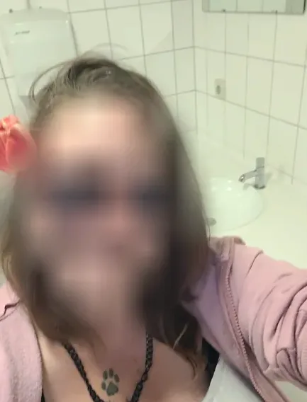 Wiebke, 33